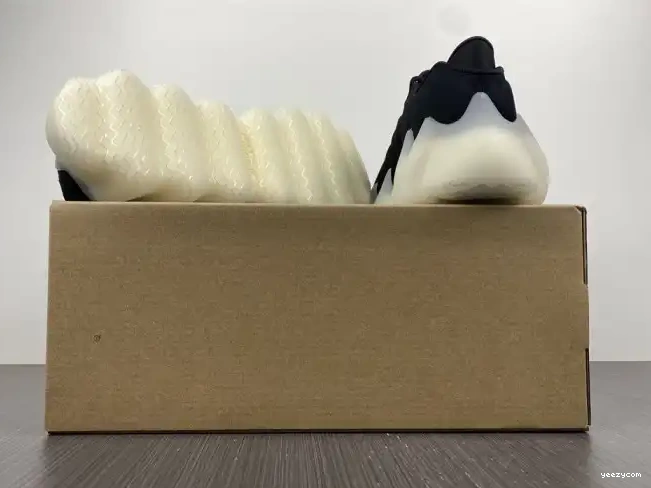 H68031 YEEZY 400 ADIDAS 0625
